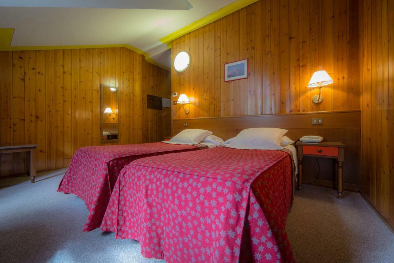 Hotel Beau Sejour Pré-Saint-Didier Екстериор снимка